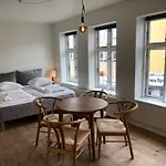 شقة Slotsgaarden Ved Hesten