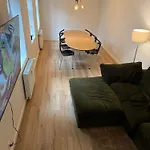 شقة Slotsgaarden Ved Hesten