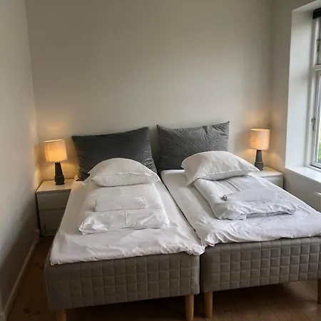 Slotsgaarden Ved Hesten Daire *