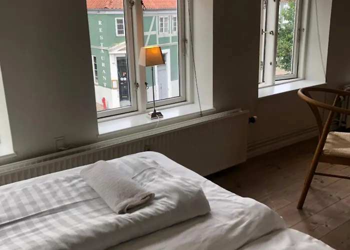Slotsgaarden Ved Hesten